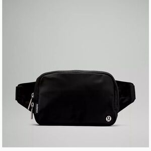Lululemon everywhere belt bag large NWT